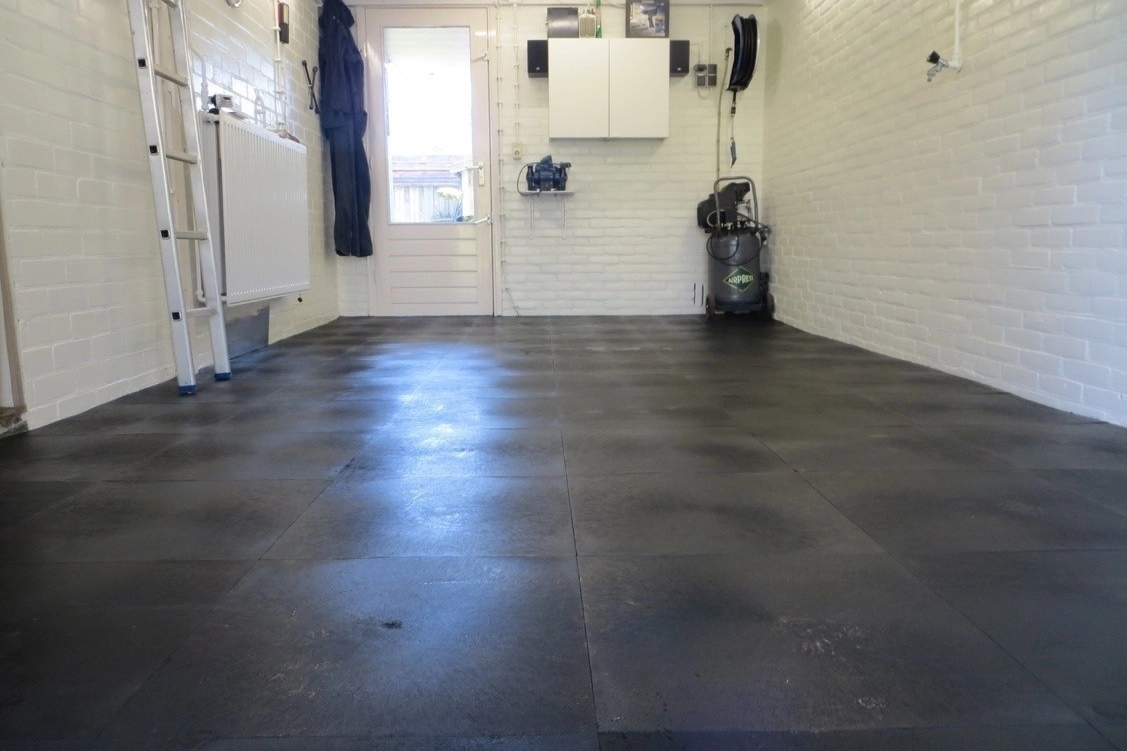 Garage Fliesen Was Ist Zu Beachten PVC-Fliesen: die beste Lösung für Ihren Garagenboden | PVC Klickfliesen
